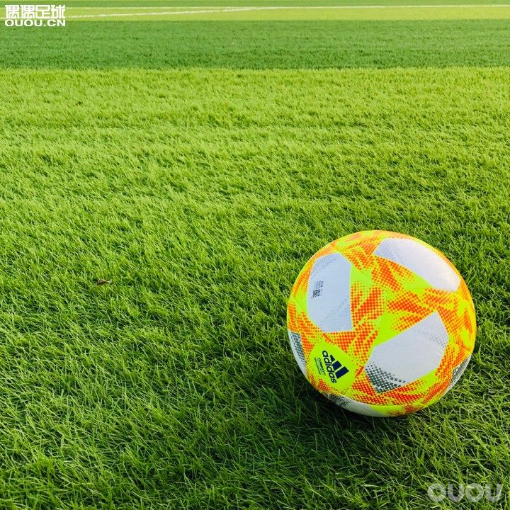 麻烦一下大家,本人几个月前在微商买了双毒蜂三裸鞋,穿了一个星期遭遇断钉,都是从鞋钉连接处断掉。