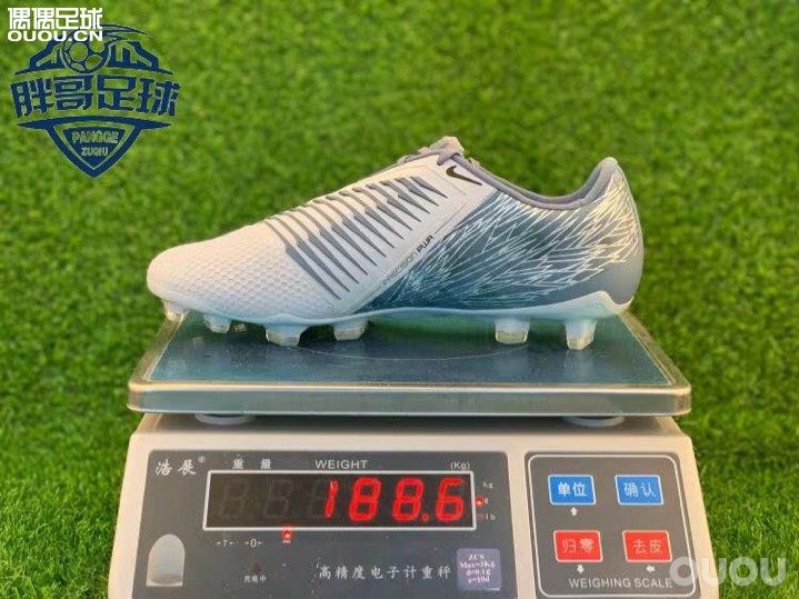 各位球友帮忙看看这个毒液意产怎么样?会不会很容易断钉?