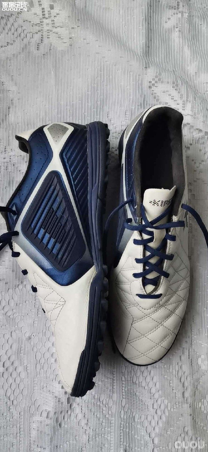 这双迪卡侬足球鞋叫什么