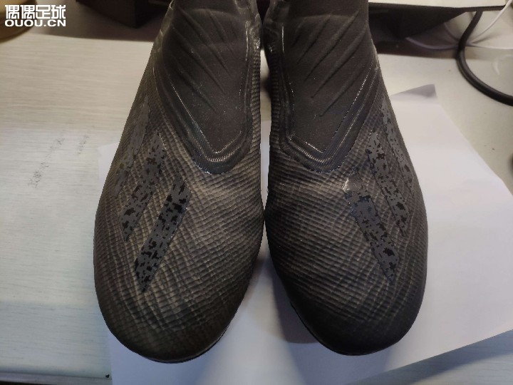 阿迪达斯adidas x18+ fg
成色自观,厂货无标,41码jp260偏大适合42码jp265。