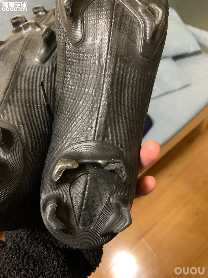 刺客13断钉了 中底在里面 怎么说换底是不是就不太影响抗扭转 还没有换过的老哥说说