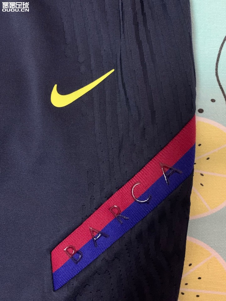 巴萨VK2.0裤子开袋,PDS预定的,从法兰克福发的货,发的德国邮政,虽然和DHL一个公司