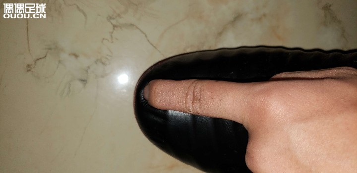 你们穿鞋鞋头要留多少,平时大拇指前面会留空,这双传7大拇指前面基本没什么空间了,传7暖开要多久啊