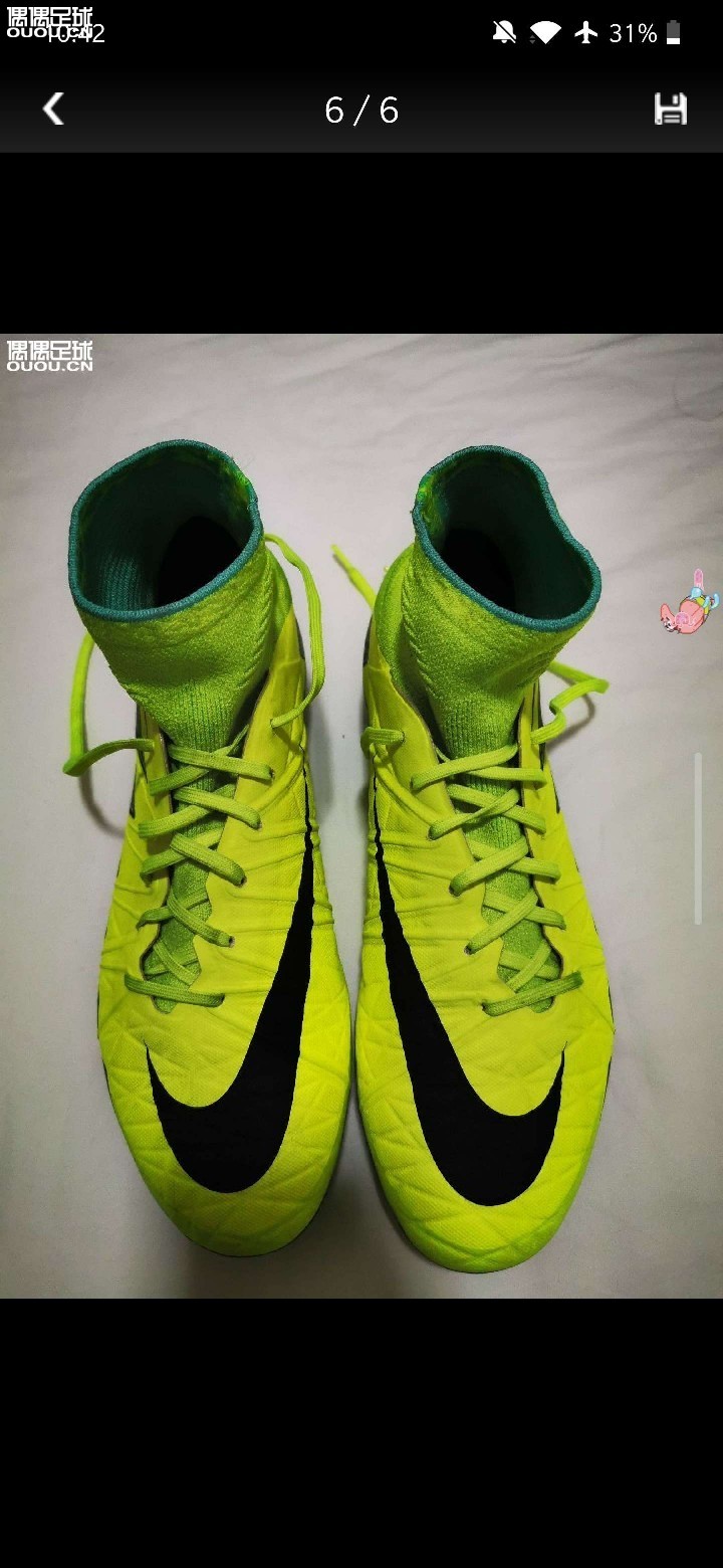 有个疑问啊,毒蜂二代从哪个配色开始换面成2.5的,下面这个荧光绿配色,是只有2.5的鞋面还是两种鞋面都有?