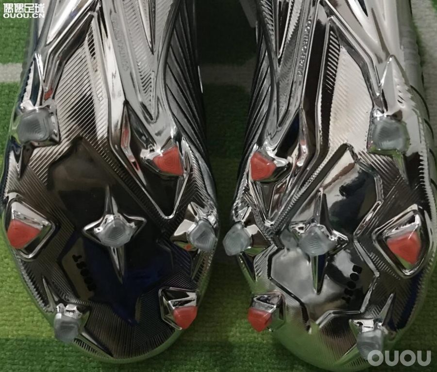 阿迪达斯 Adidas猎鹰 PREDATOR 19+ 超顶FG 男子足球鞋F35611 JP275