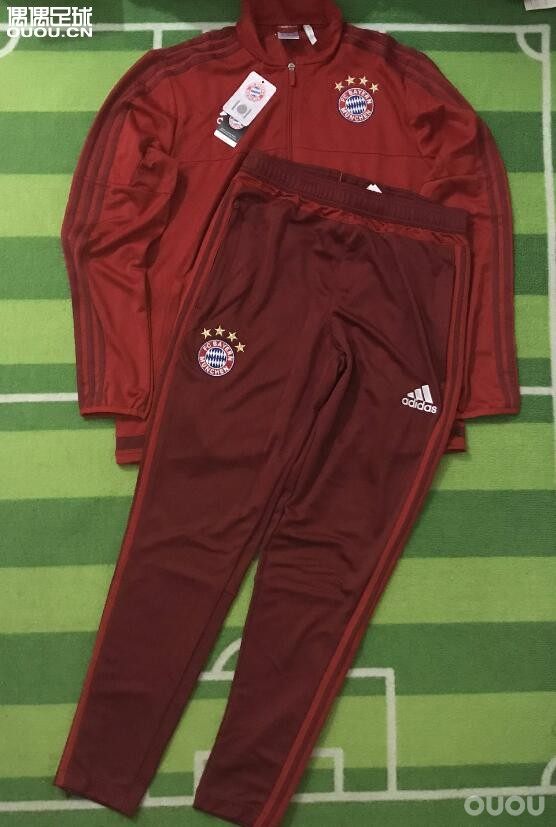 1516赛季拜仁*慕尼黑红色运动休闲套装S27278现货只有M码