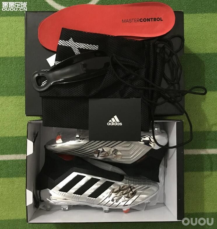 阿迪达斯 Adidas猎鹰 PREDATOR 19+ 超顶FG 男子足球鞋F35611 JP275