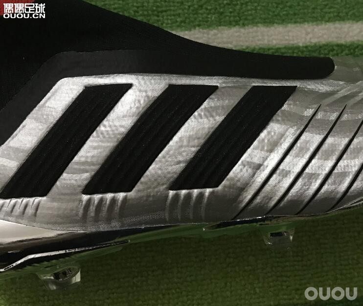 阿迪达斯 Adidas猎鹰 PREDATOR 19+ 超顶FG 男子足球鞋F35611 JP275