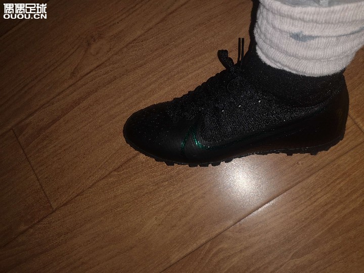 是我喜欢的风格,闷骚型,低调不失内涵。