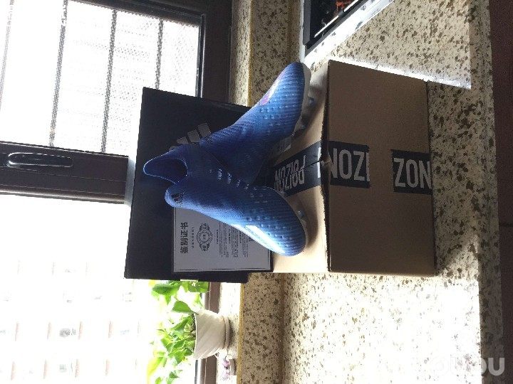 毒上1009入的虽然配色不是很好看,但是价钱还是蛮香的。