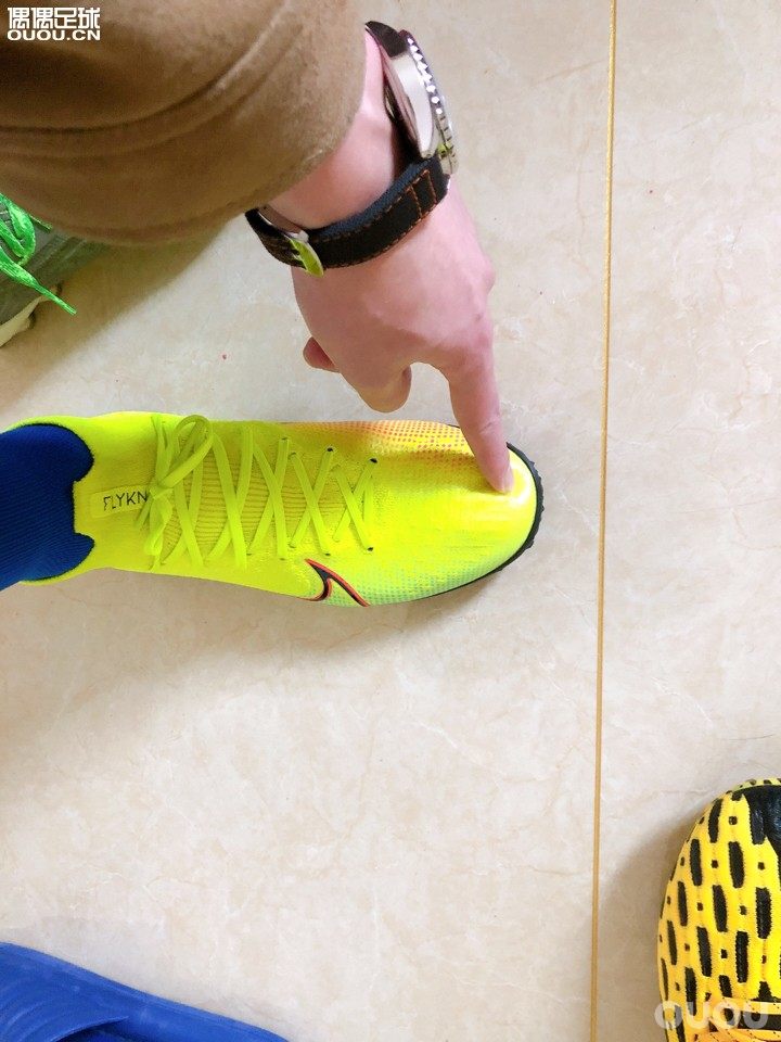明天可以踢球啦 总结下最近买的鞋 和一些小问题希望大佬帮助