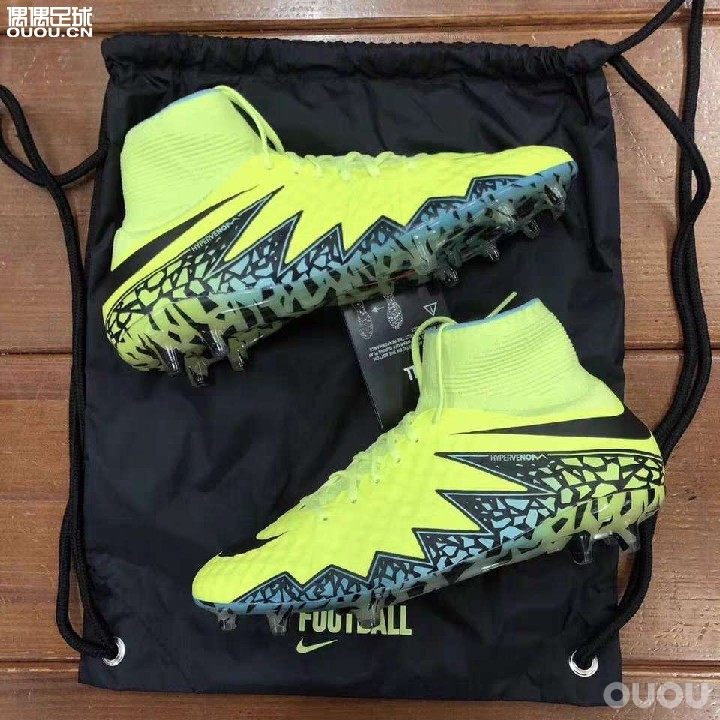 求助各位偶友,最近在毒蜂1和2.5上纠结,感觉两者鞋面差不多啊