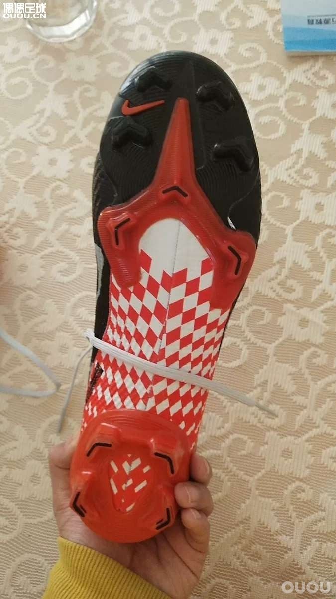 各位兄弟帮忙看下这鞋正不正