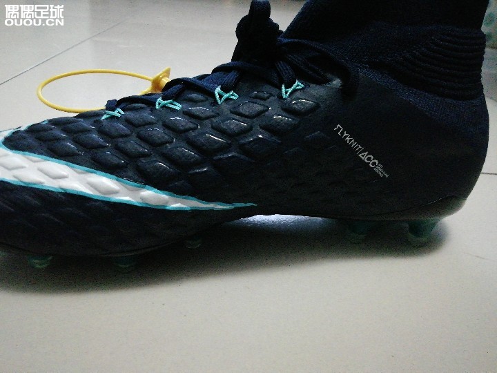 毒蜂三意产超顶,某宝入手求大佬鉴定?