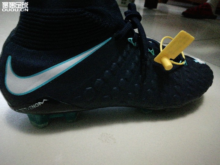 毒蜂三意产超顶,某宝入手求大佬鉴定?