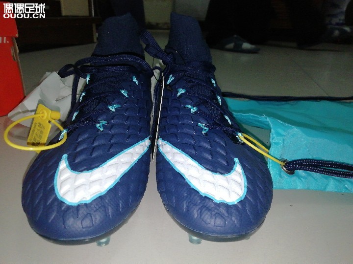 毒蜂三意产超顶,某宝入手求大佬鉴定?