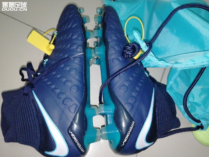 毒蜂三意产超顶,某宝入手求大佬鉴定?