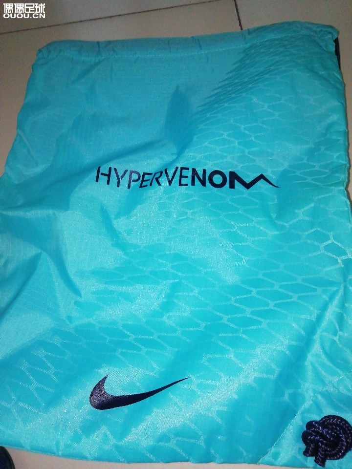 毒蜂三意产超顶,某宝入手求大佬鉴定?