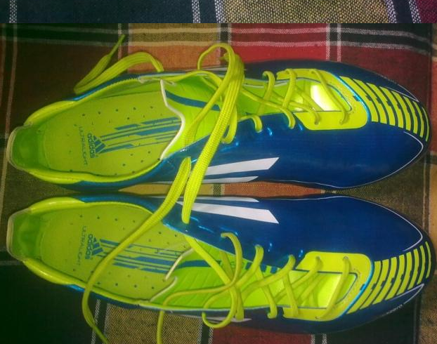 大家帮忙看看这双F50