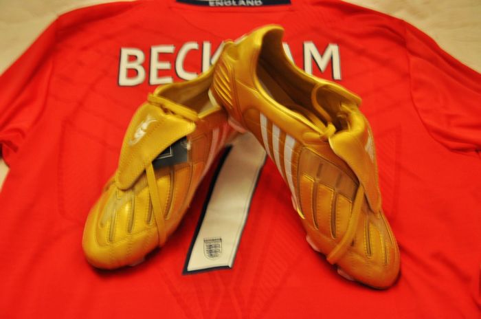 苦苦搜寻一年的金靴到手