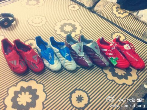 苦苦搜寻一年的金靴到手