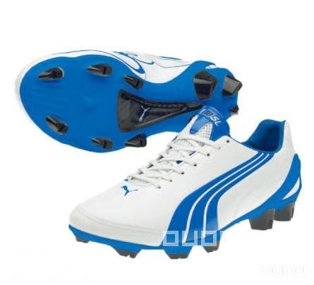 这才是史上最轻的足球鞋么???