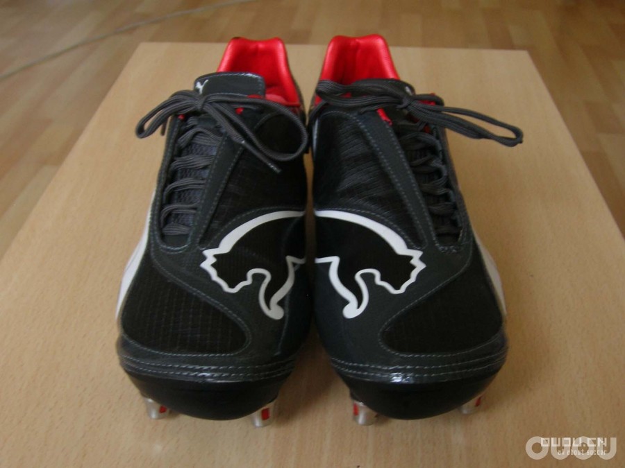 来发一下我的鞋子(又增加两双今天才买的NIKE10.16;再加一双F50 11.23)