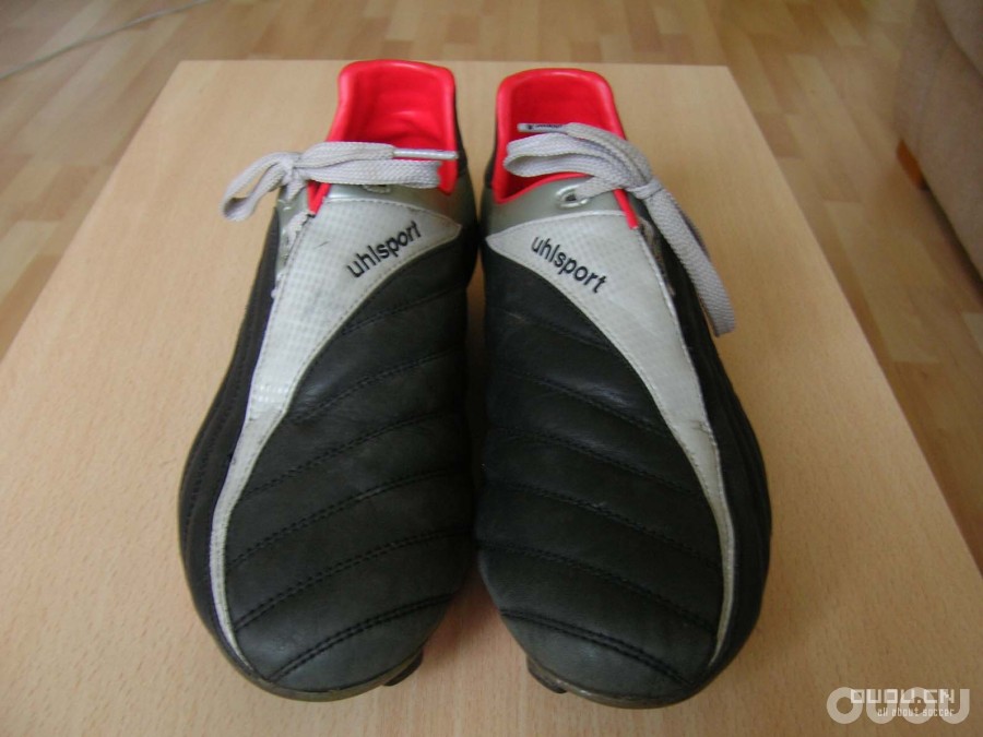 来发一下我的鞋子(又增加两双今天才买的NIKE10.16;再加一双F50 11.23)