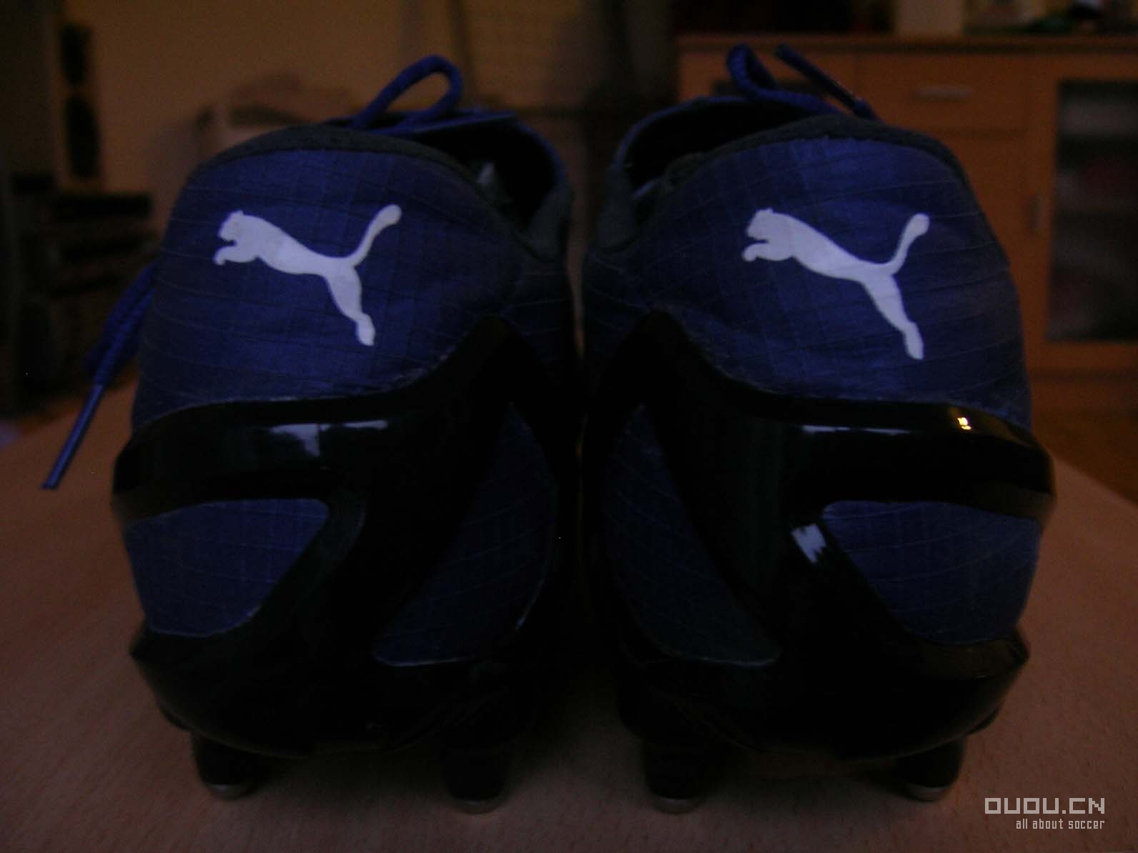 来发一下我的鞋子(又增加两双今天才买的NIKE10.16;再加一双F50 11.23)