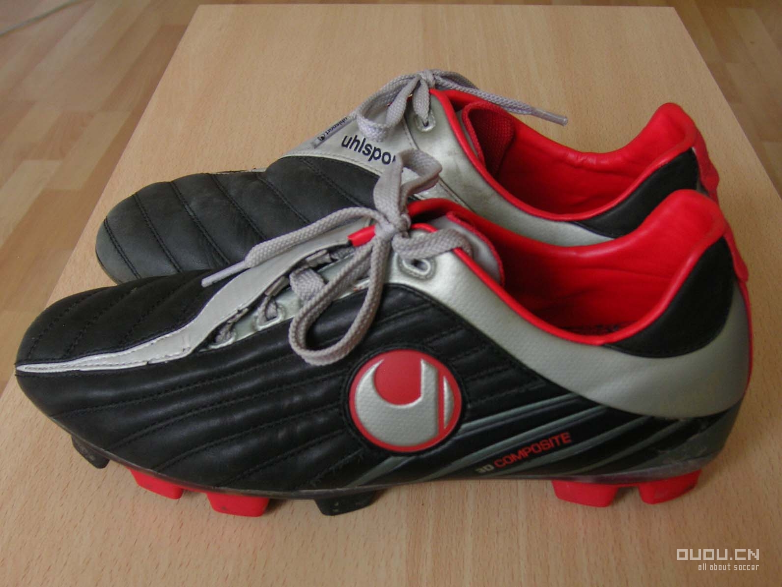 来发一下我的鞋子(又增加两双今天才买的NIKE10.16;再加一双F50 11.23)