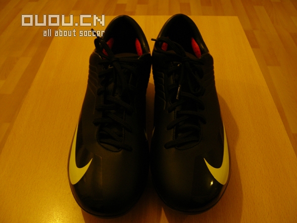 来发一下我的鞋子(又增加两双今天才买的NIKE10.16;再加一双F50 11.23)